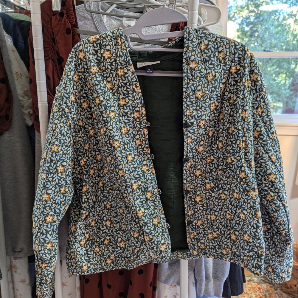 Universal Thread (Target) Floral Quilted Button Jacket Floral